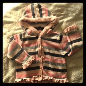 Gymboree toddler girl size 3. Sweater w/hoodie